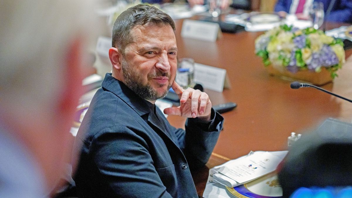 Trumpova módní policie. Jak Zelenskyj přišel ke „stylovému saku“